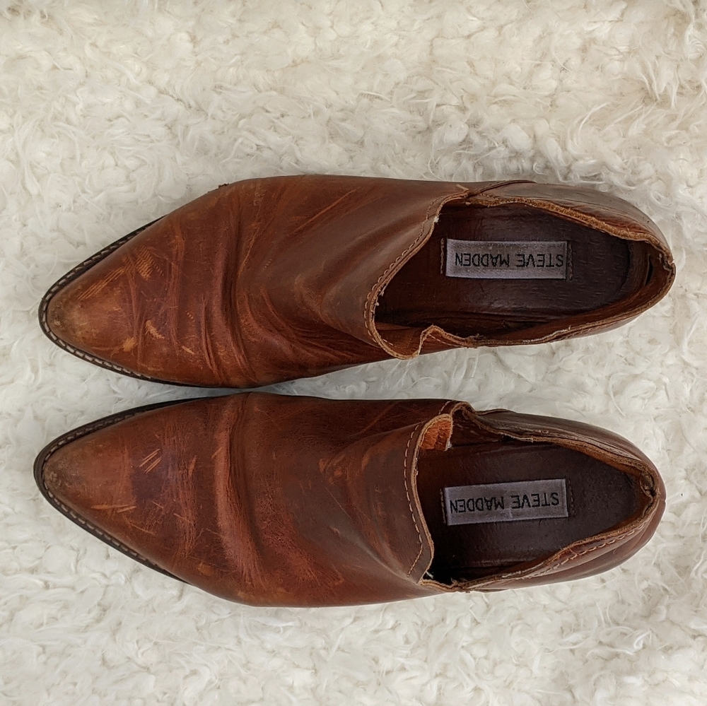 *SOLD* Steve Madden Austin Leather Booties - Picture 3 of 7